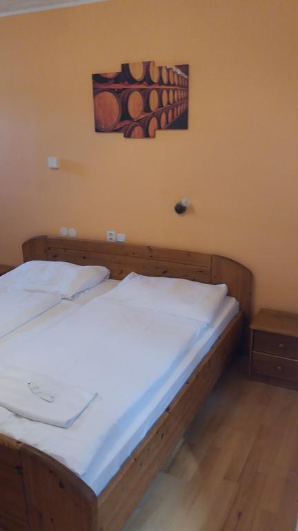 Hotel Retro Vrbovec Exterior foto